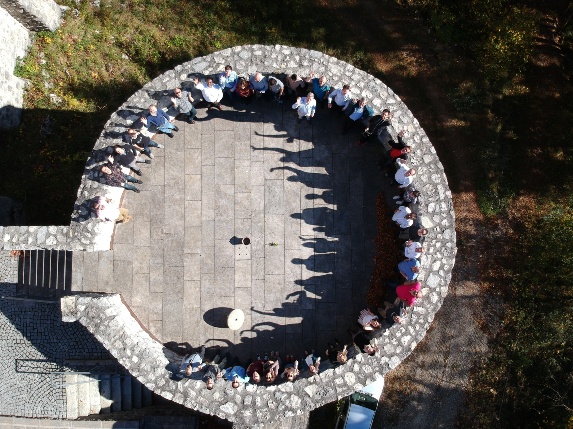 Vista cenital de los participantes Reunión Científica MOMA